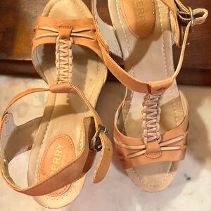 Sperry Tan Leather Sandals Minimalist Design